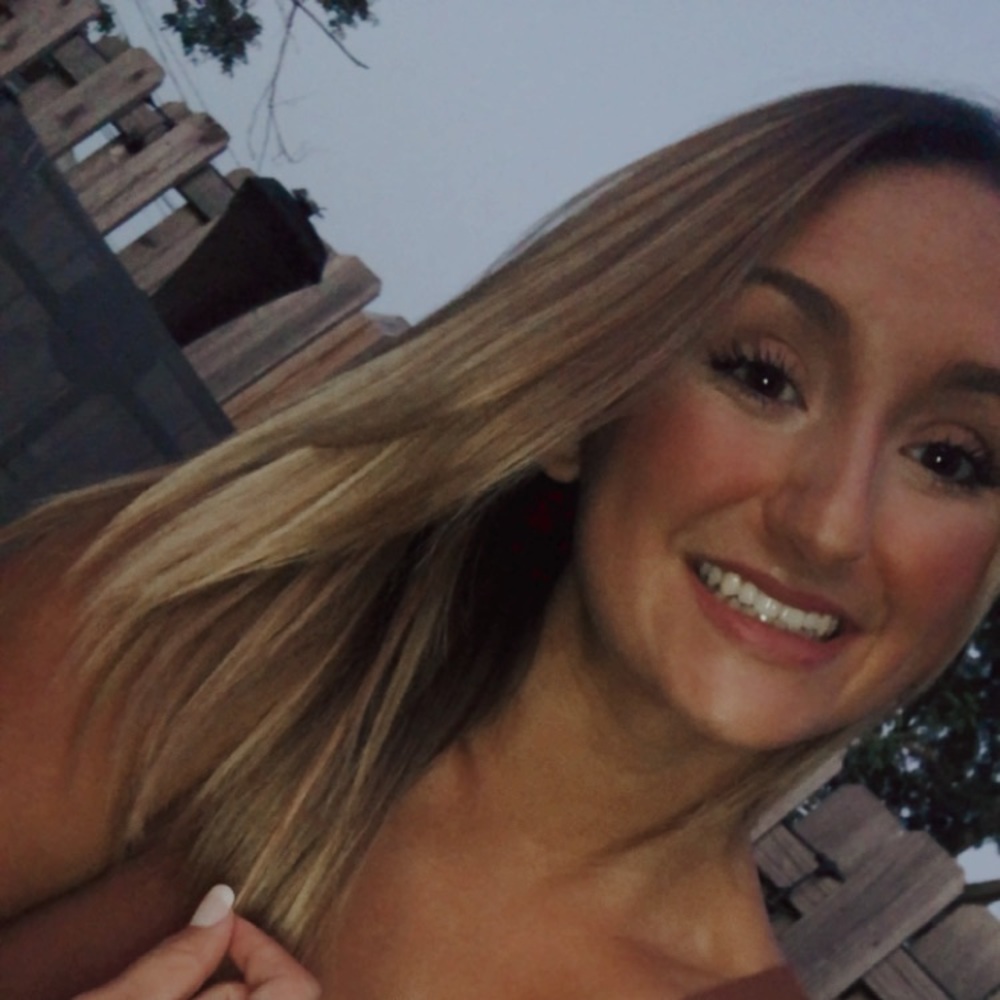 Meet your Posher, Danielle